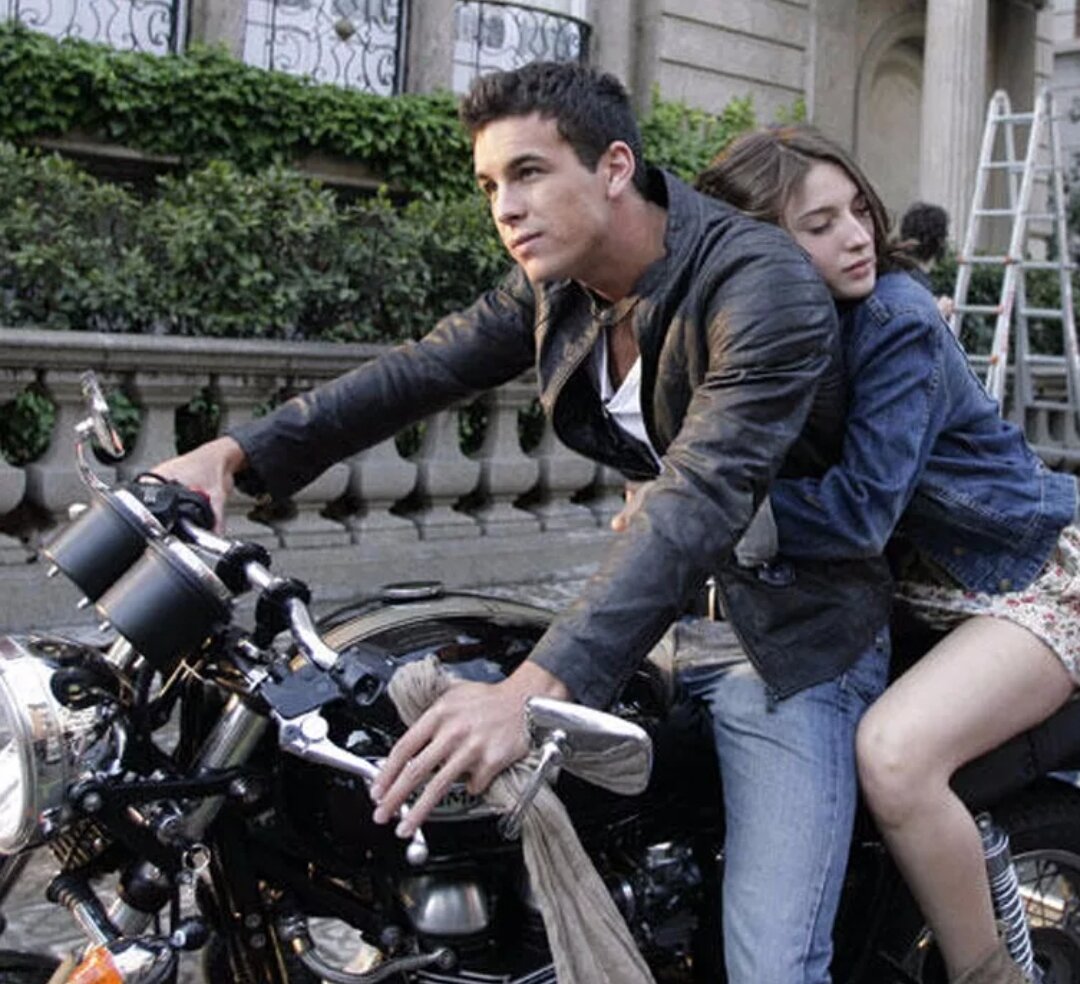 Кадр из фильма Три метра над уровнем неба